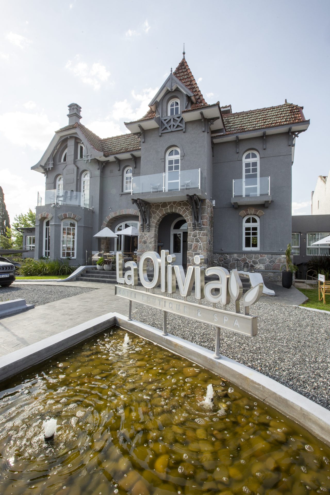 La Olivia, el hotel que revaloriza la época dorada de La Falda.